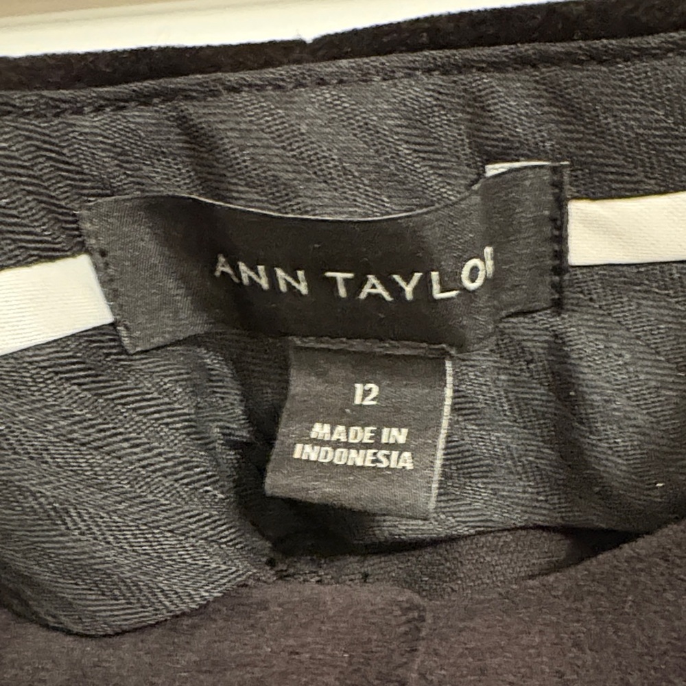 Ann Taylor Elegant Black Velvet Cuffed Ankle Pants - Picture 2 of 9
